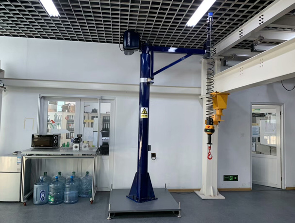 丹巴頓智能提升機展覽圖